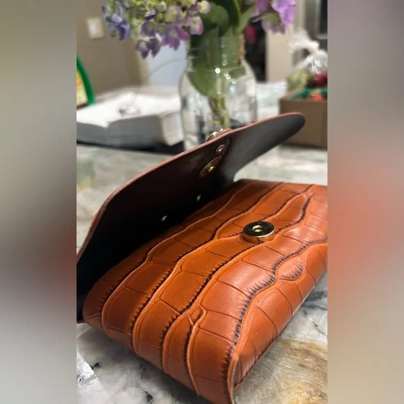 Brown Crocodile Embossed Clutch wallet - Picture 8 of 10